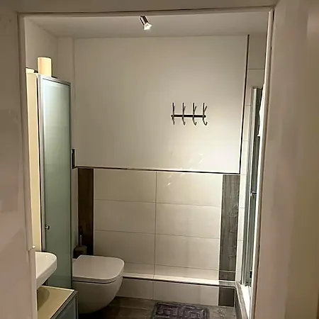 Ellada Restaurant & מלון 3*