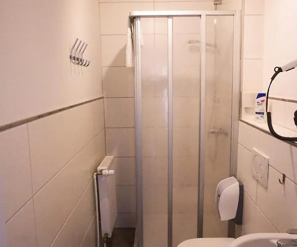 מלון Ellada Restaurant & טארפ