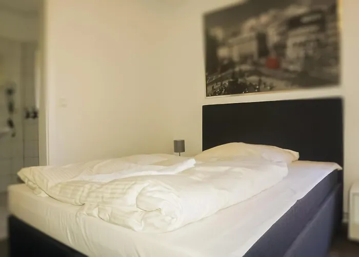 מלון Ellada Restaurant &