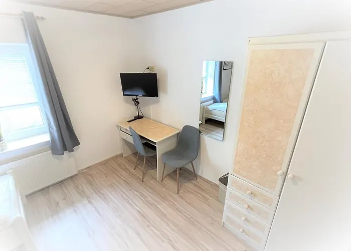 מלון Ellada Restaurant & 3*